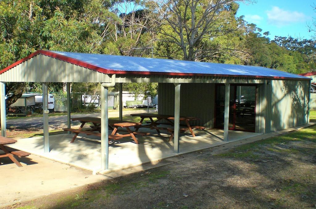 Mallacoota'S Shady Gully Caravan Park Bagian luar foto