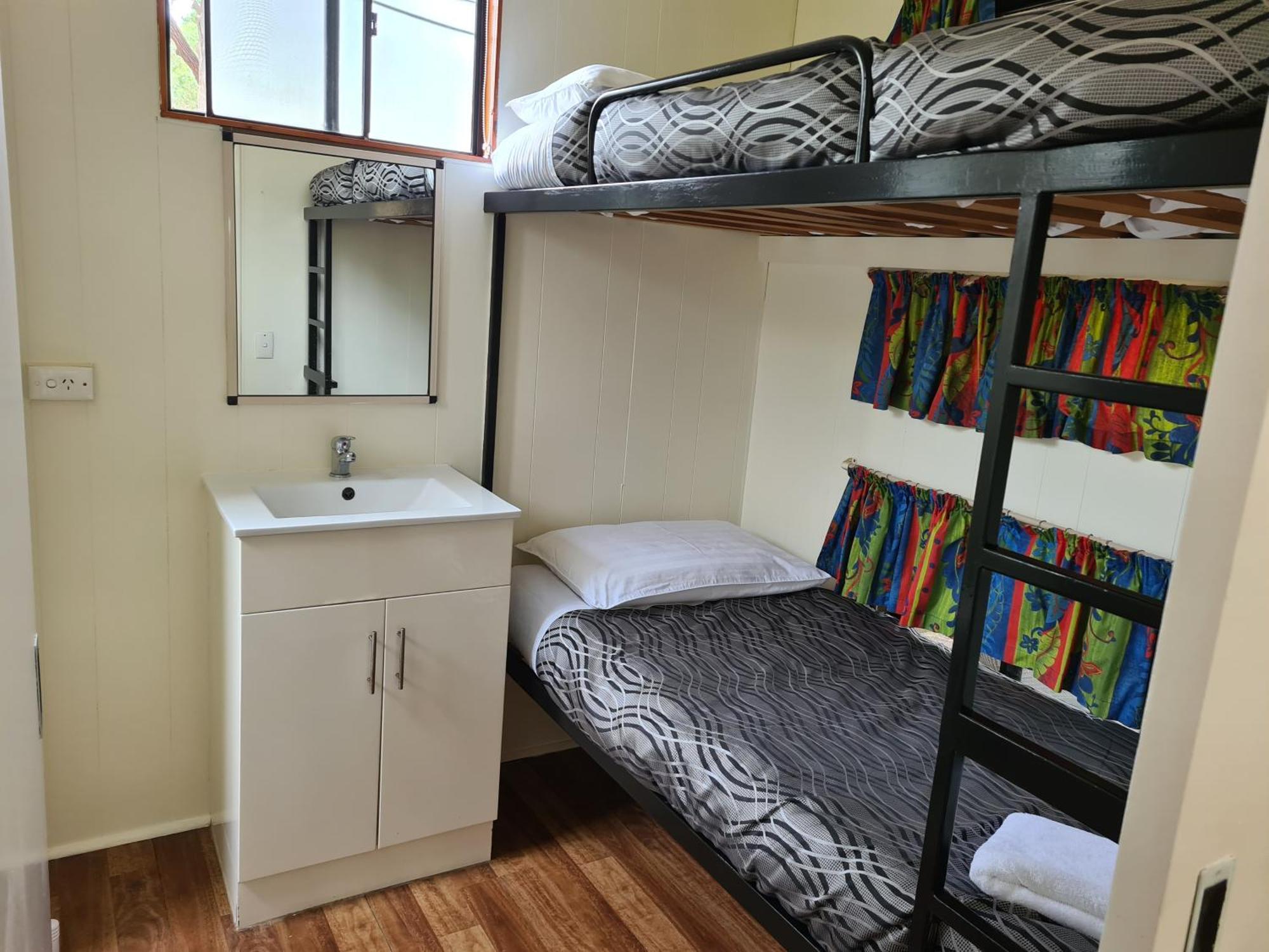 Mallacoota'S Shady Gully Caravan Park Bagian luar foto