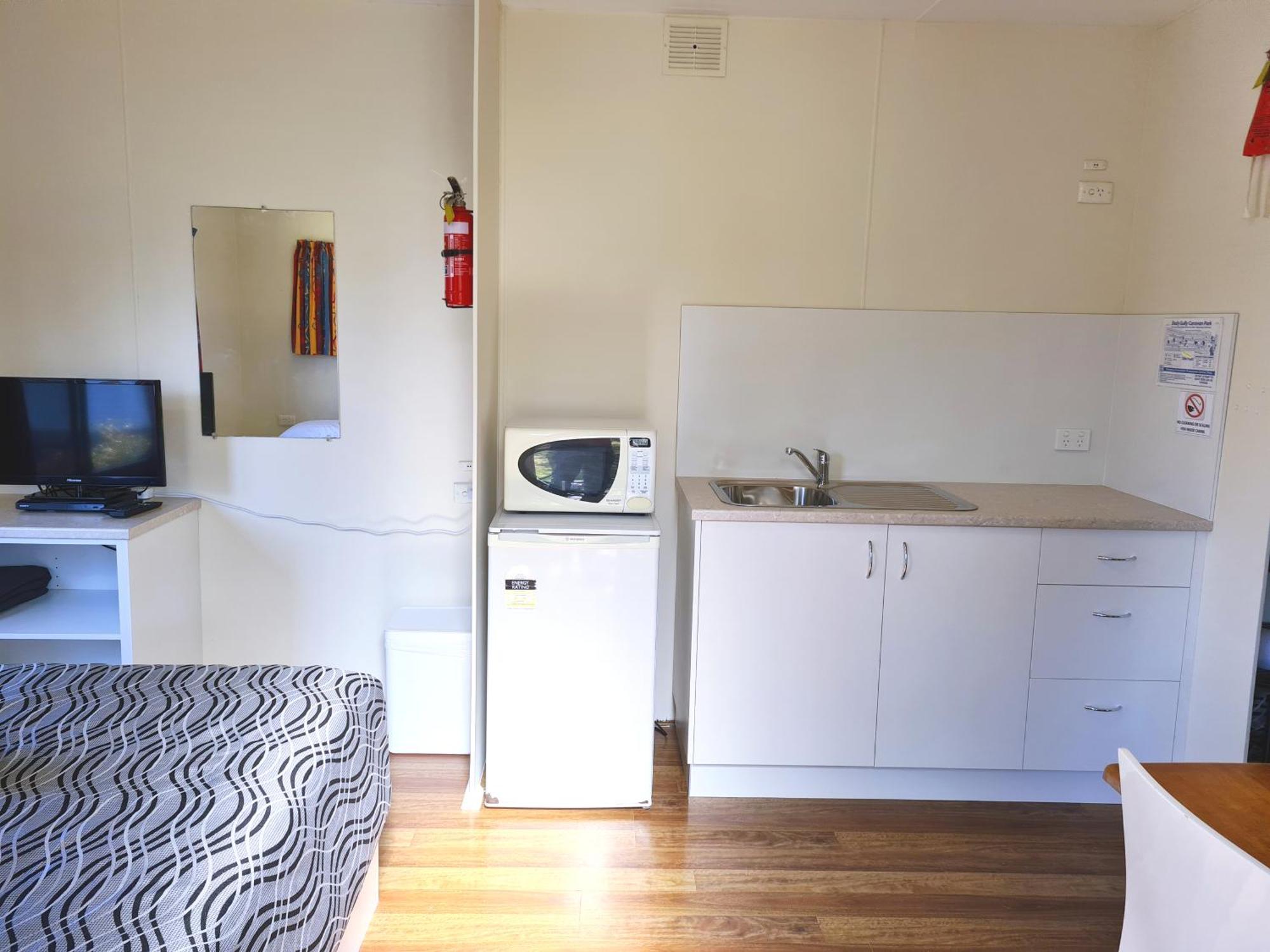 Mallacoota'S Shady Gully Caravan Park Bagian luar foto