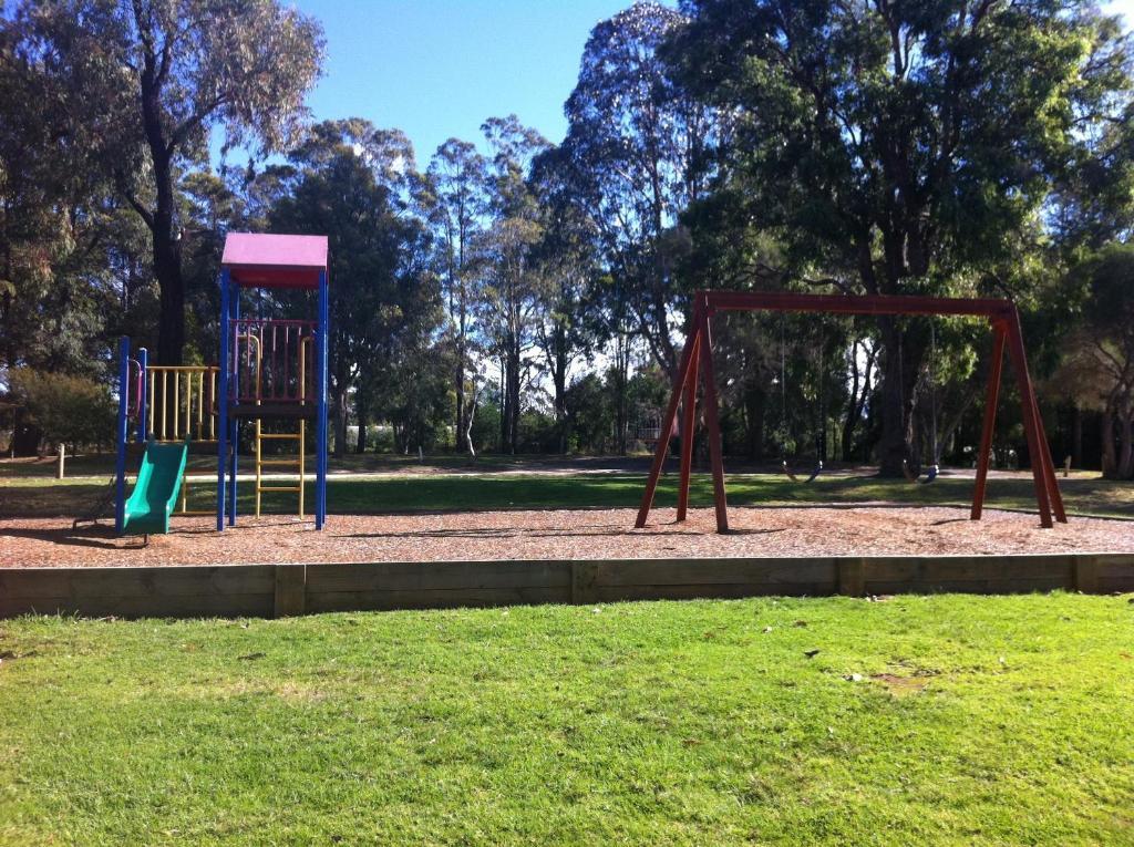 Mallacoota'S Shady Gully Caravan Park Bagian luar foto